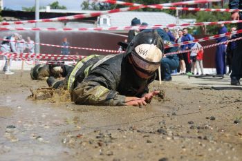 В институте прошла «Гонка героев» и женский пожарный кроссфит 