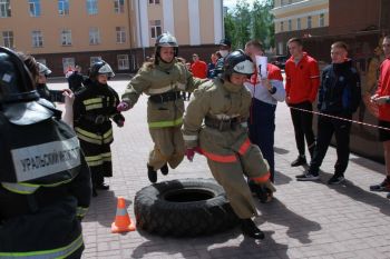 В институте прошла «Гонка героев» и женский пожарный кроссфит 