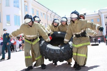 В институте прошла «Гонка героев» и женский пожарный кроссфит 