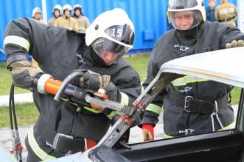 На территории учебного центра прошли соревнования по профессиональному мастерству пожарных 