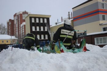 Курсанты приняли участие в соревнованиях по зимнему пожарному бобслею