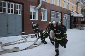 На территории Уральского института ГПС МЧС России проведены соревнования по профессиональному мастерству