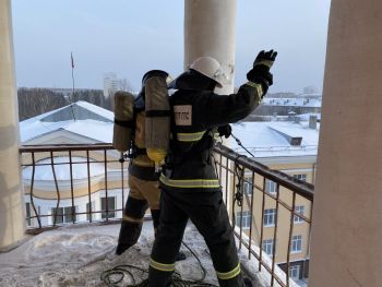 На территории Уральского института ГПС МЧС России проведены соревнования по профессиональному мастерству