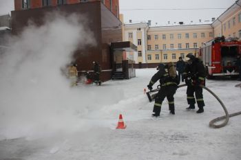 В Уральском институте ГПС МЧС России проведены пожарно-тактические соревнования 