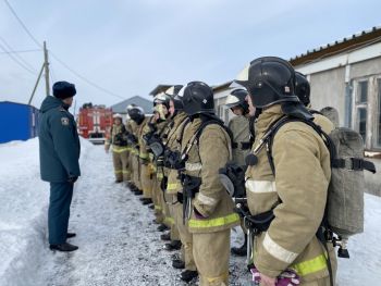  Курсанты отработали навыки тушения пожара на загородной учебно-спортивной базе института