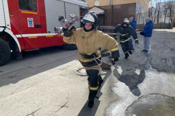 Курсанты и студенты попробовали себя в роли прокурора судебного заседания и инспектора надзорной деятельности