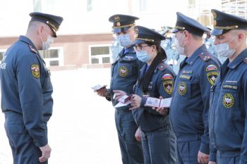 В институте прошёл строевой смотр летней формы одежды