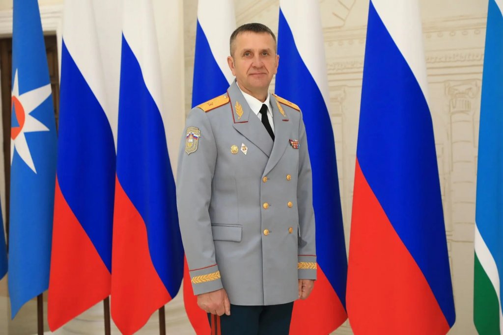 От имени коллектива Уральского института ГПС МЧС России и от себя лично поздравляю вас с Днем Государственного флага Российской Федерации! От имени коллектива Уральского института ГПС МЧС России и от себя лично поздравляю вас с Днем Государственного флага Российской Федерации!